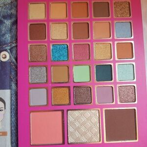 Bella Pierre Cosmetics - 90s Glam Eye and Face Book